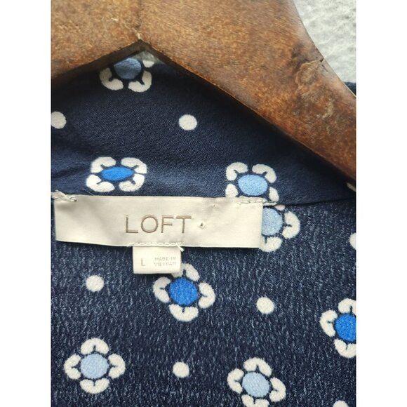 Loft Womens Navy Floral Blouse L Short Sleeve 100% Rayon - Picture 3 of 5